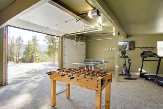 New. Top of the World Lodge. Hot tub. Theater. - 6