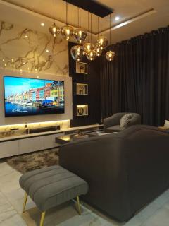 1 Bedroom Apt Sabolak Suite Haven - 9