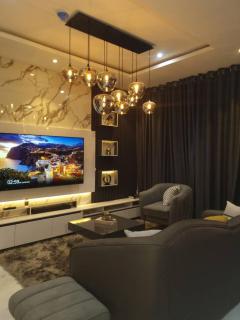 1 Bedroom Apt Sabolak Suite Haven - 6