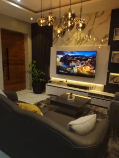 1 Bedroom Apt Sabolak Suite Haven - 4