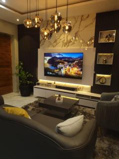 1 Bedroom Apt Sabolak Suite Haven - 3