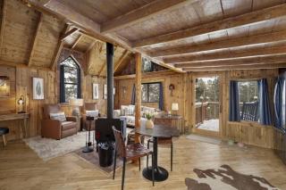 The Tyrolean Cabin. Panoramic Views. Hot Tub. - 2