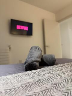 Luxury 2 Bedroom 2 Bathroom Apartment by ExCeL & The 02, London - 1
