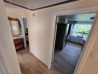 Cozy 2-bedroom Downtown Apartment Campbellton Walk to Cafés & Shops - 3