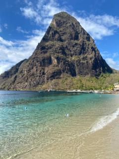 Spacious 2-Bedroom, 2-Bath Apartment 5 Mins to Sandy Beach & Airport - 7
