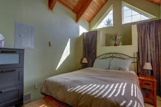 Pet Friendly Waveseeker Private Yard - 7