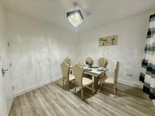 Spacious 5 Bedrooms in Excel Big Ben and Westfield - 4