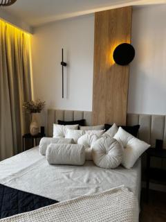 Family & Business Apartments PREMIUM No1 - 1 Bedroom with Private Jacuzzi, Balcony, Parking - 3