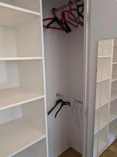 Chez Nicolas , 2 chambres de 17m carré et 9m carré, place de parking inclus dans résidence - 6