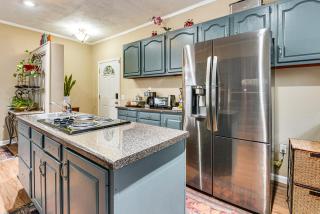 9 Mi to Downtown Atlanta Home with Deck and Yard! - 4