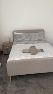 Campus & Coop Cozy Terrace - 8