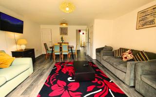Roomy Spark Home with Parking, Garden, Wi-Fi - 8