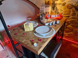 Loveroom, La Tour Secrete Jacuzzi, Sauna, plage, Clim, Netflix, Wifi Aude, occitanie - 3