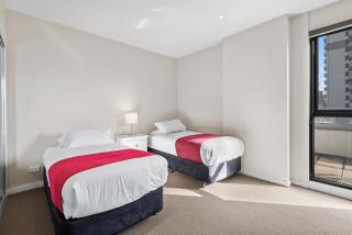 Chic Inner City Convenience, with Secure Parking - 2