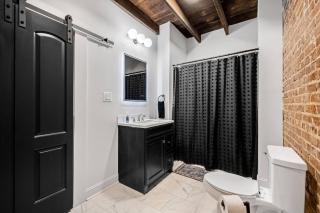 *Downtown* Historic Strand Theater Loft - 2