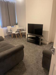 Campus & Coop Cozy Terrace - 1