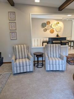 Walk to K-State, Sleeps 12, Pool Table, Hot Tub - 8