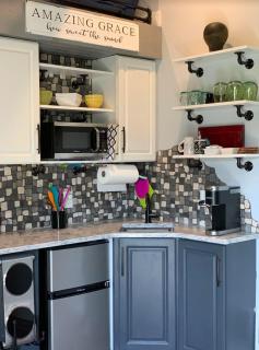 Beautiful studio loft near wineries, orchards, & beaches - 1