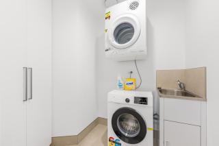 Central Woden Stay, Near Hospital, CIT, Pool - 7