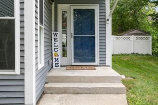 The Victory Lounge - 3B 3BA - Close to ND - 7