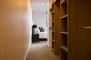 Luxury 2BR Retreat, Rooftop Vista & Pool, Car Park - 5