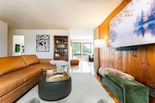 Blue & Gold Haven - 3B 2BA House Close to ND Stadium - 5