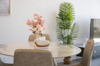 Mountain View Woden Stay, Near Hospital, CIT - 1