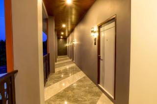 The Breezy Hotel - 5