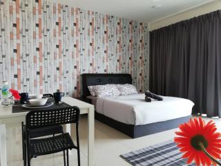 Peanut Butter Homestay # Trefoil Setia City - 1