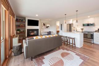 Seventh Mt 1417 home - 2