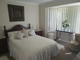 The Junction Estate COOL CALM COZY A Home N Host Property - 2