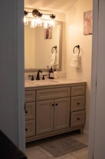 Mountain View Family Cabin, Pet Friendly and Hot Tub - 2