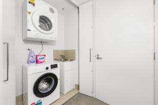 Stylish Woden Apt Near Hospital w Pool, Parking - 8