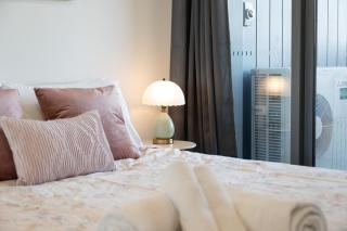 Stylish Woden Apt Near Hospital w Pool, Parking - 1