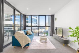 Stylish Woden Apt Near Hospital w Pool, Parking - 0