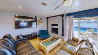 Trendy lux house near strip* Pool *hottub-Kirkland - 1