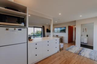 Ocean & Mountain Views - Kaikoura - 6