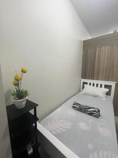 Entire unit with balcony at SMDC Field Residences, behind Sucat near NAIA - 9