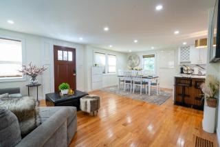 Elegant 4BR Home Yard 4 Parking in Dedham - 7