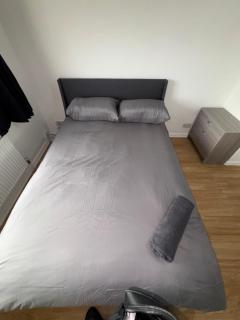 Cosy room 3 Gatwick - 6