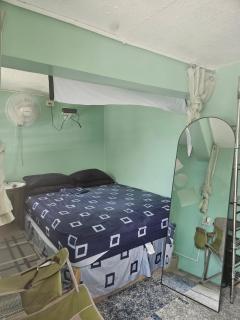 Bed & Shower Stop - 5