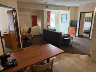 McAllen Plaza Hotel and Suites - 5