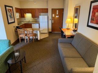 McAllen Plaza Hotel and Suites - 4