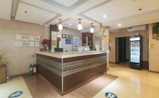 The Shilla Philia Hotel by RedDoorz - 1