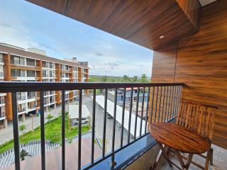 Rustic 1BHK Goan Apartment with Gym, Pool & Amenities - 5 Minutes to Candolim Beach - 4