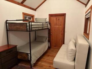 Blue Top Cabin Bend Sunriver Log Hot Tub Fire Pit Family Dog Horse Friendly Public Trail Access - 1