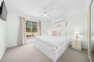 Waterfront 2 Bedroom Apartment with Passage Views - 8