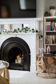 Home on Macfie St - 9