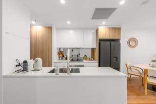 Canberra Central,Modern 2BR Getaway, Parking,ANU - 8