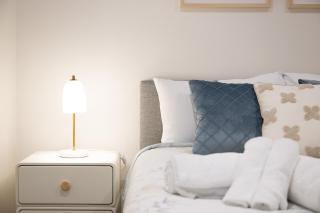 Canberra Central,Modern 2BR Getaway, Parking,ANU - 2